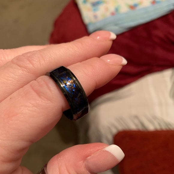 Amazing! Celtic Tungsten ring with blue inlay! NWT - Picture 3 of 3